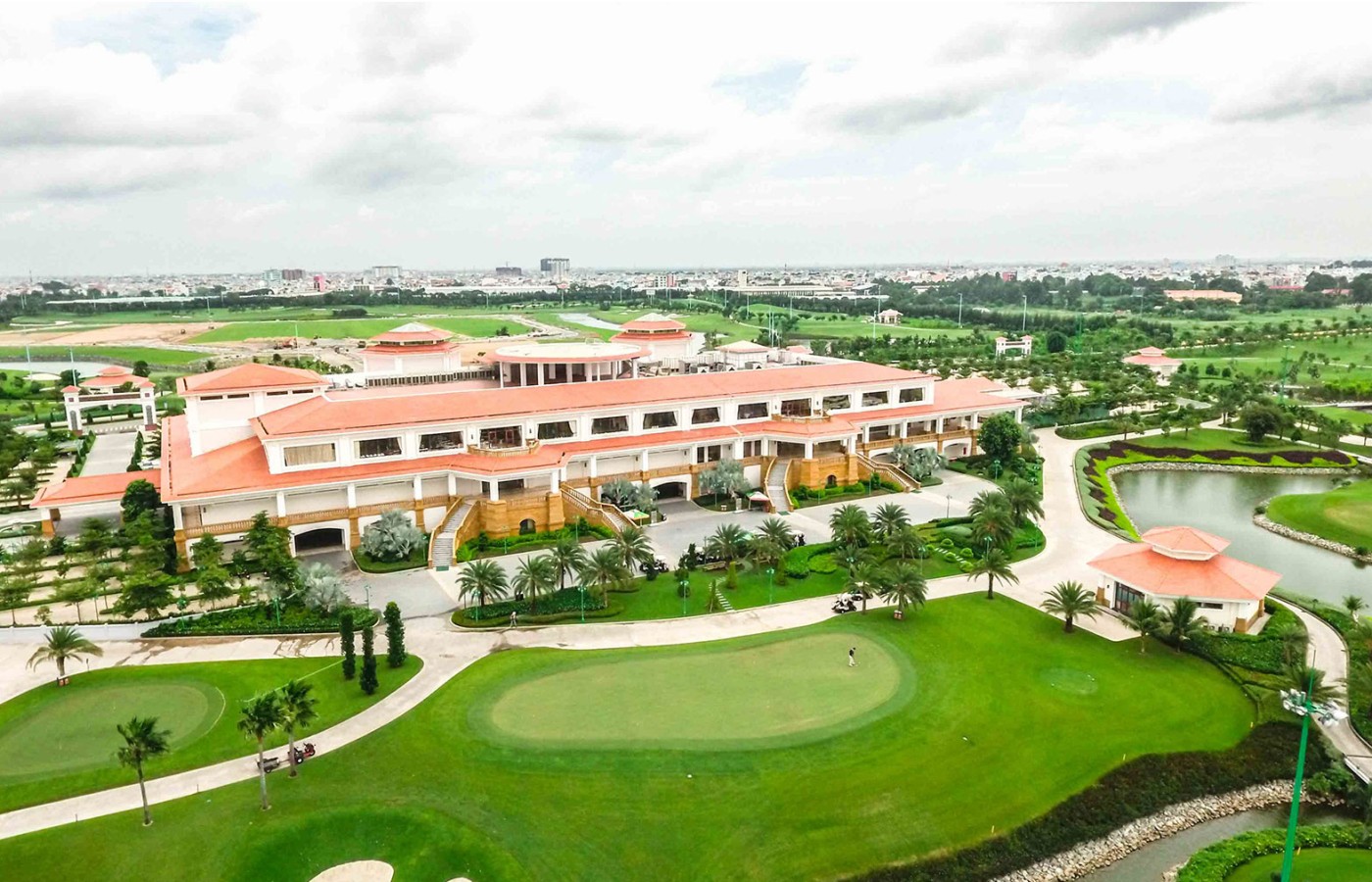 TAN SON NHAT GOLF COURSE