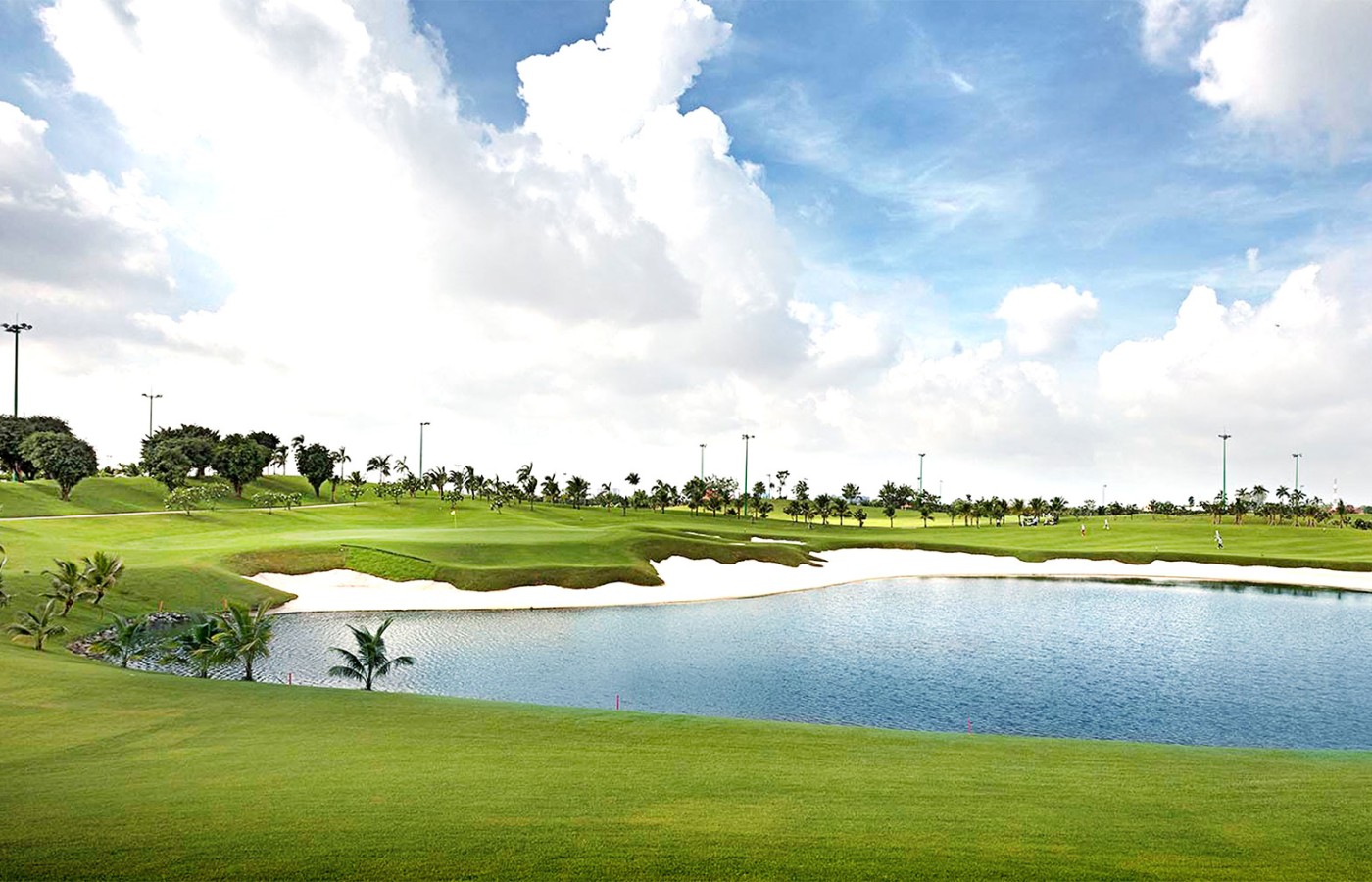 TAN SON NHAT GOLF COURSE