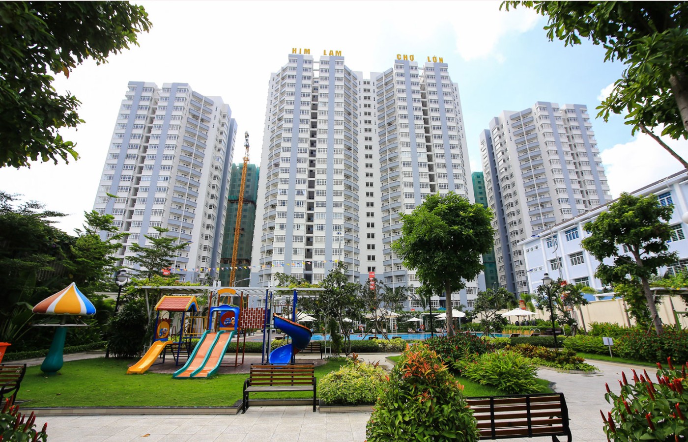 HIM LAM CHO LON APARTMENT