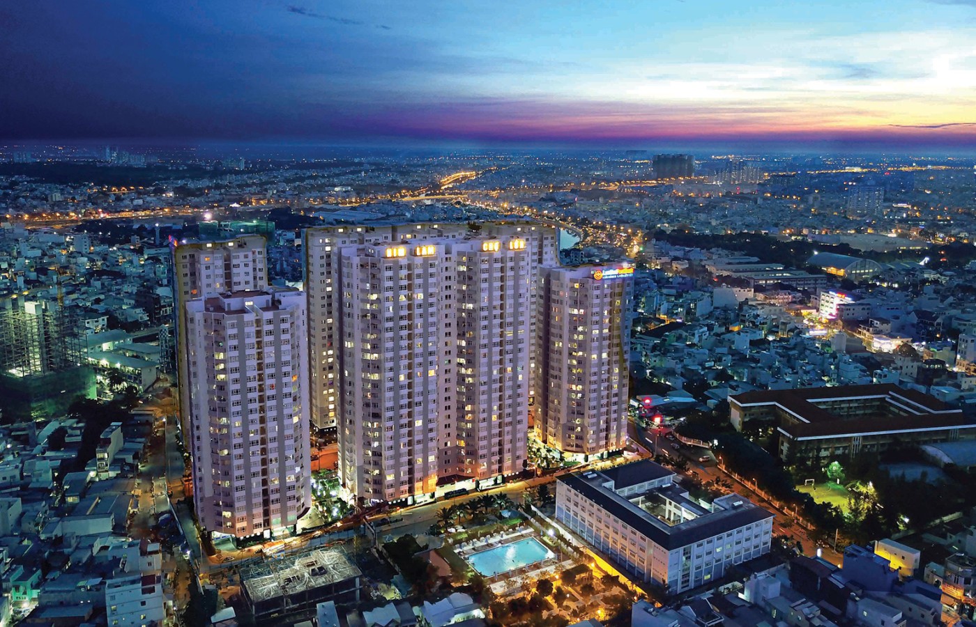 HIM LAM CHO LON APARTMENT