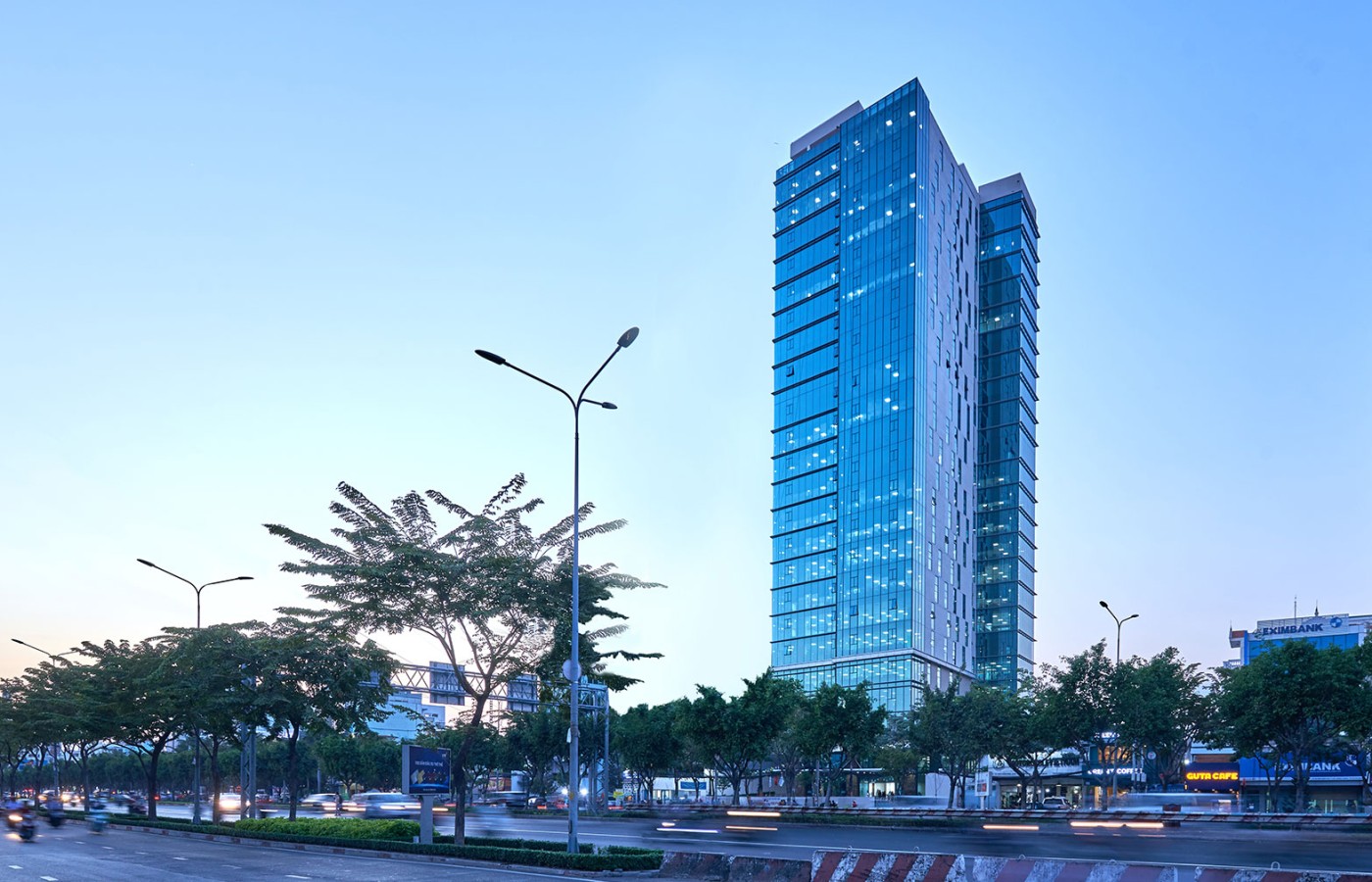 OFFICE AND APARTMENT BUILDING