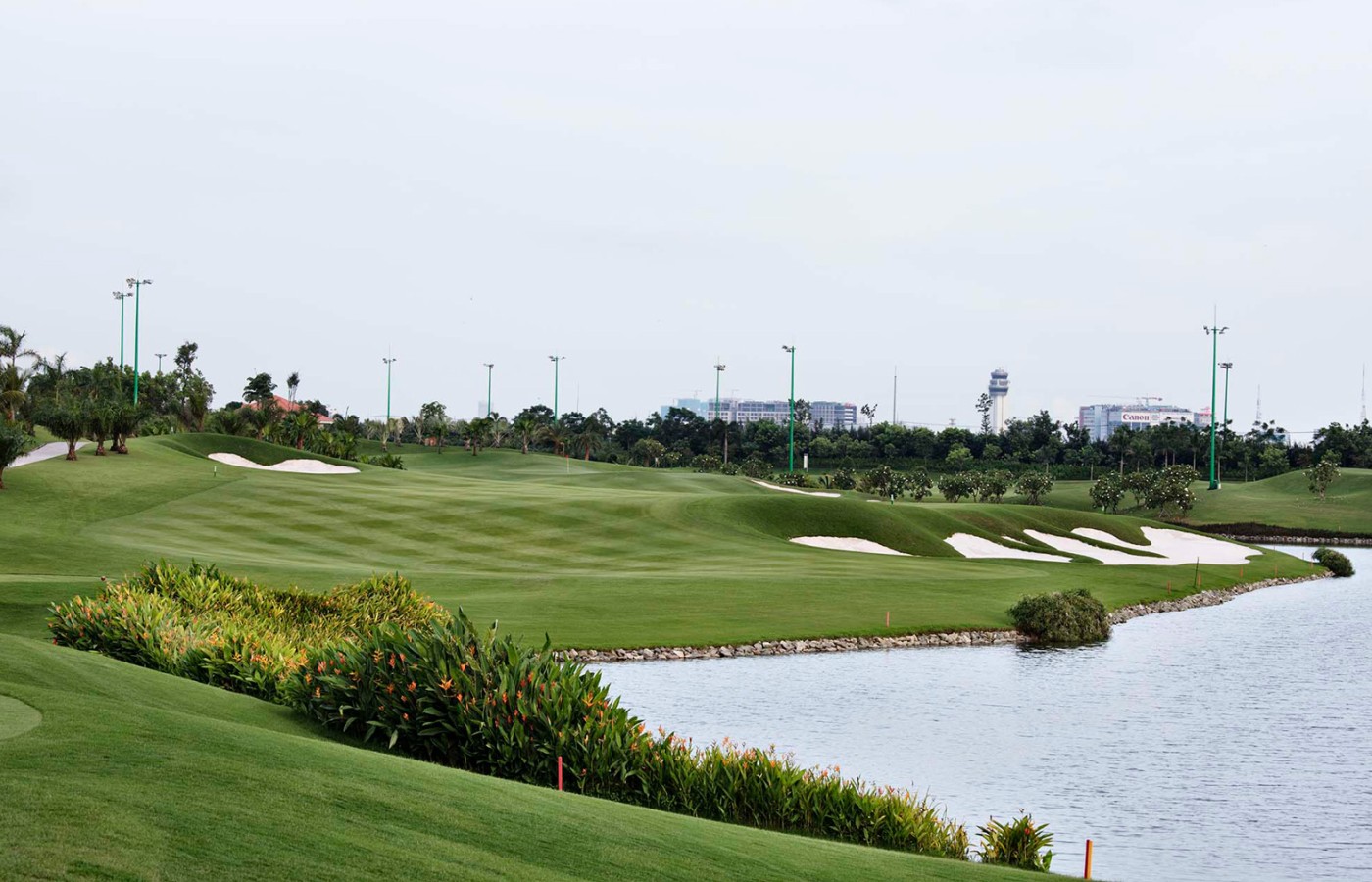 TAN SON NHAT GOLF COURSE